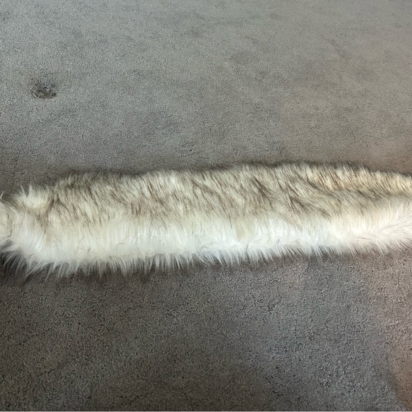 Fur Wraps (2) - Picture 3 of 7